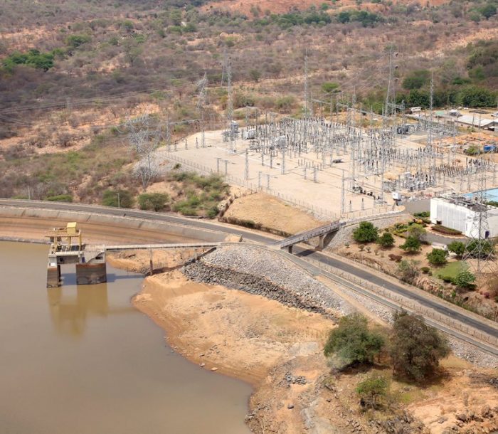 Kamburu Dam